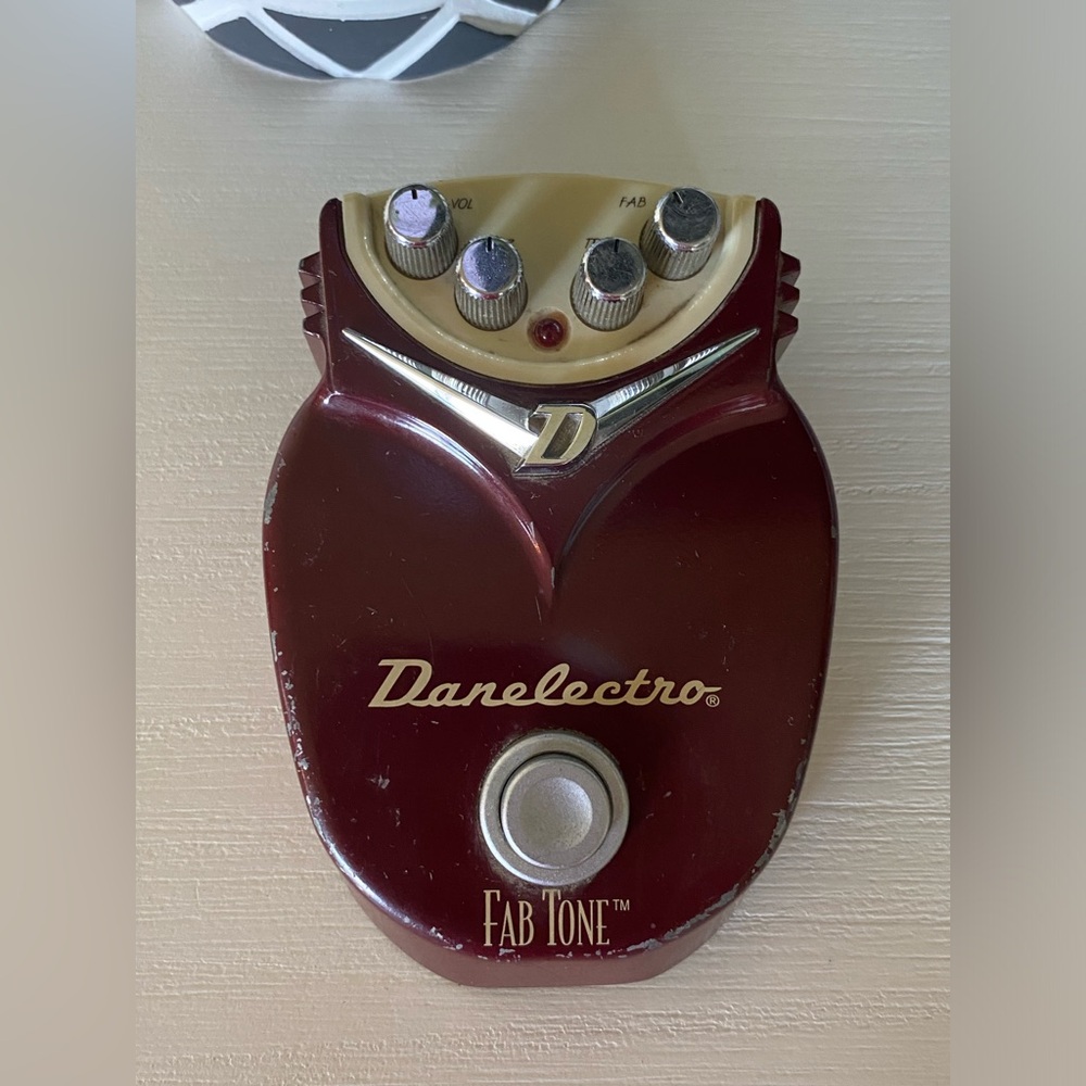 Danelectro FabTone Distortion Overdrive Fuzz Guitar Pedals 9 Volt Red Control